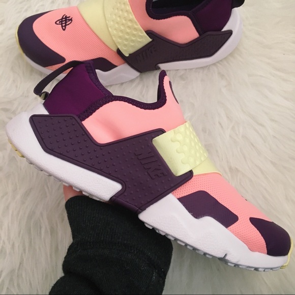 Nike Shoes - NEW Nike Huarache Extreme Women’s Sneakers